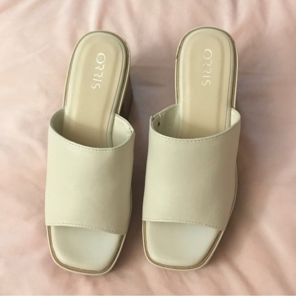 5/30% off - Beautiful cream platform wedge sandals - Picture 2 of 4